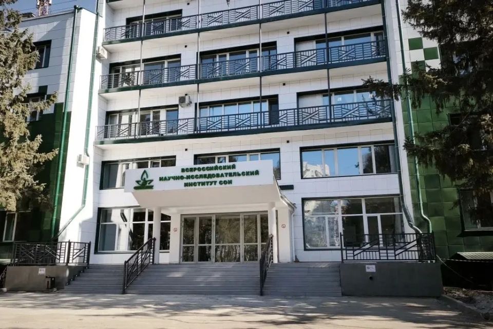 Трактор, комбайн и минилаборатория: ВНИИ СОИ присоединится к шествию в честь Дня города