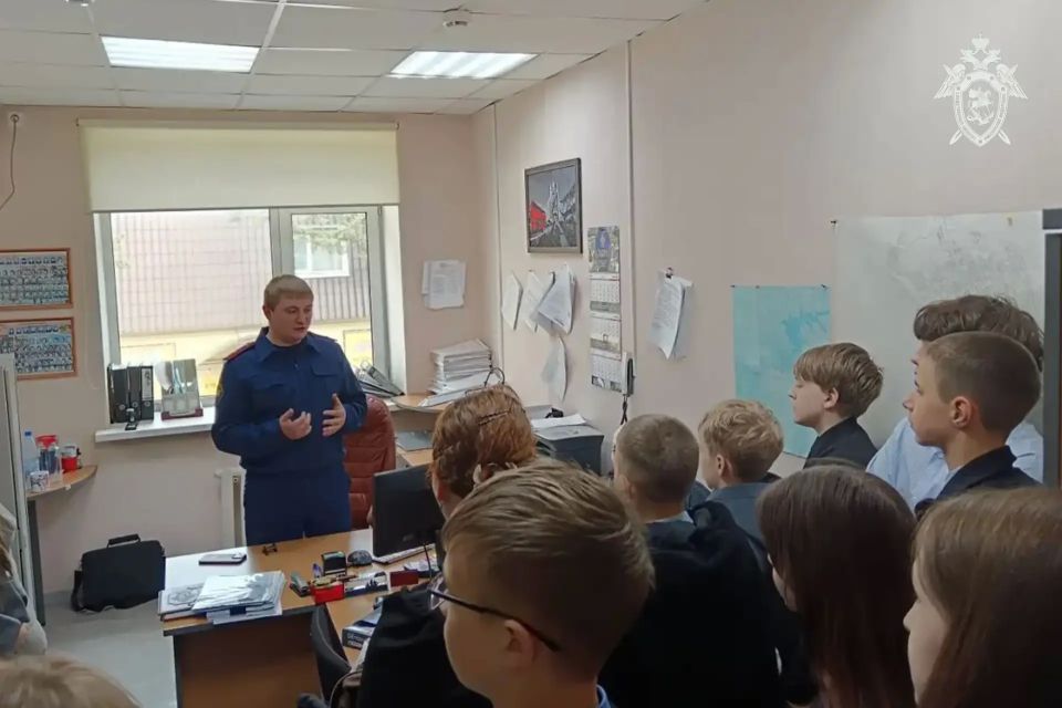 Сотрудник следственного управления СК России по Амурской области провел профилактическую беседу с несовершеннолетними на тему «Ответственность несовершеннолетних, и работа следователя»