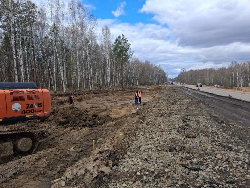 На аэропортовской трассе дорожники приступили к демонтажу старого покрытия На аэропортовской трассе дорожники приступили к демонтажу старого покрытия