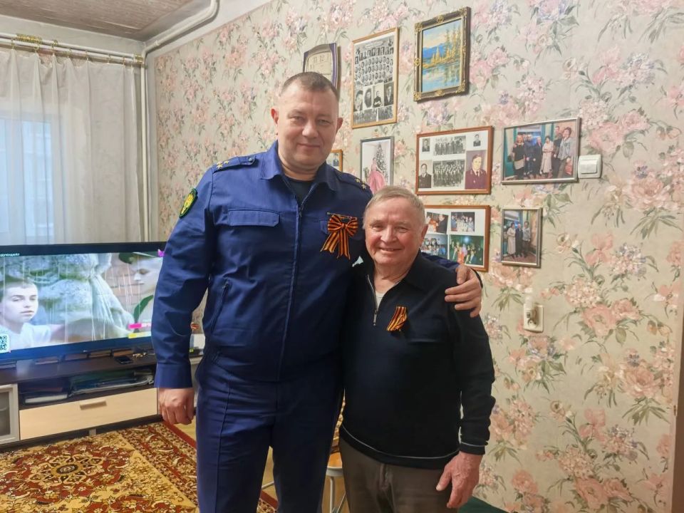 Работники прокуратуры Амурской области поздравили с предстоящим праздником Победы ветеранов органов прокуратуры — «детей войны» Работники прокуратуры Амурской области поздравили с предстоящим праздником Победы ветеранов органов прокуратуры — «детей войны»