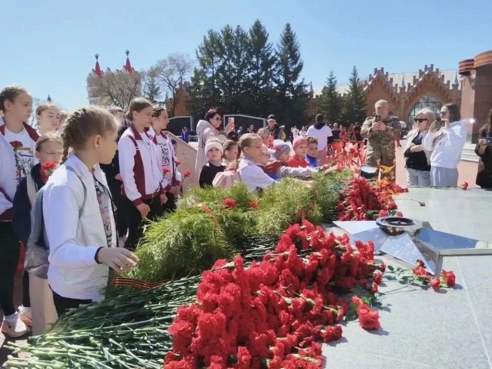 Больше 400 единоборцев пробежали «Эстафету Побед» Больше 400 единоборцев пробежали «Эстафету Побед»