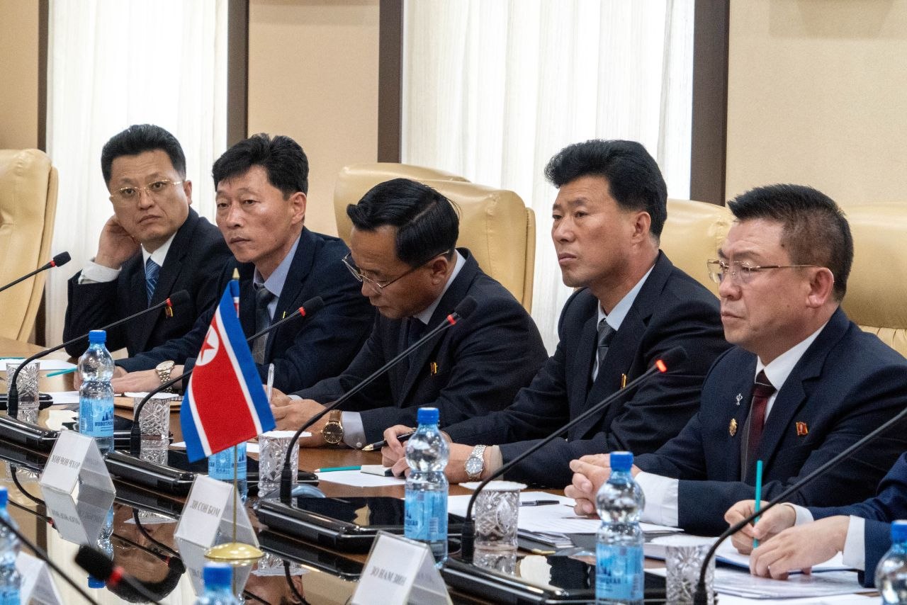 Депутаты Законодательного Собрания Амурской области встретились с коллегами из КНДР Депутаты Законодательного Собрания Амурской области встретились с коллегами из КНДР
