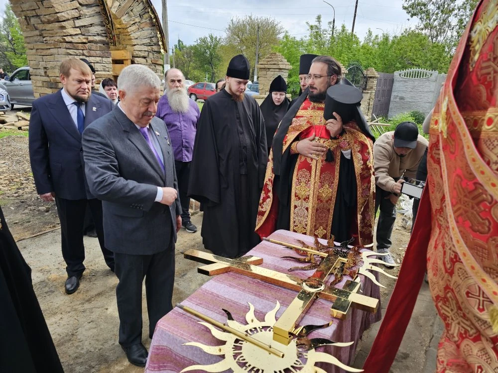 Виктор Водолацкий: Сегодня вместе с заместителем Председателя Народного Совета ЛНР Д.С. Колесниковым и депутатом Народного Совета ЛНР В.В. Леоновым приняли участие в по-настоящему важном и знаковом событии Виктор Водолацкий: Сегодня вместе с заместителем Председателя Народного Совета ЛНР Д.С. Колесниковым и депутатом Народного Совета ЛНР В.В. Леоновым приняли участие в по-настоящему важном и знаковом событии