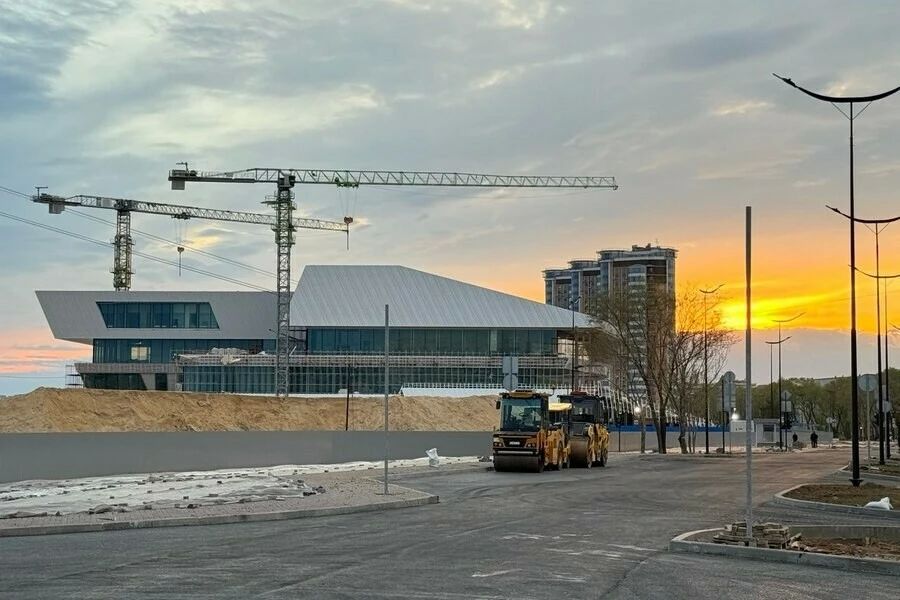 Жители областного центра поделились с Amur.life фотографиями улицы Краснофлотской, где ведутся масштабные работы по реконструкции не только дороги, но и прилегающей территории
