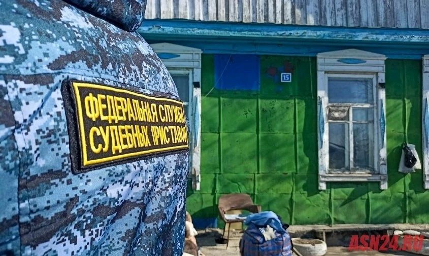 Под контролем приставов владелец участка в Чигирях убрал бетонную площадку, занимавшую чужую землю