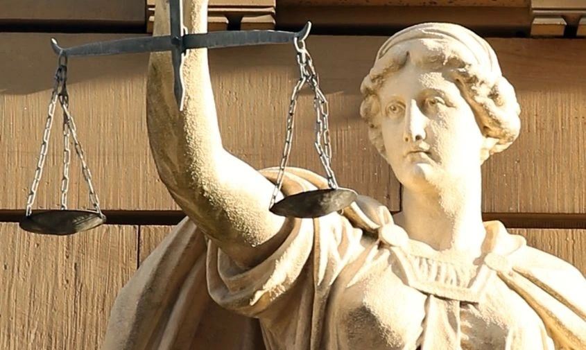 Банк вернет пожилой амурчанке больше миллиона рублей, украденных телефонными мошенниками