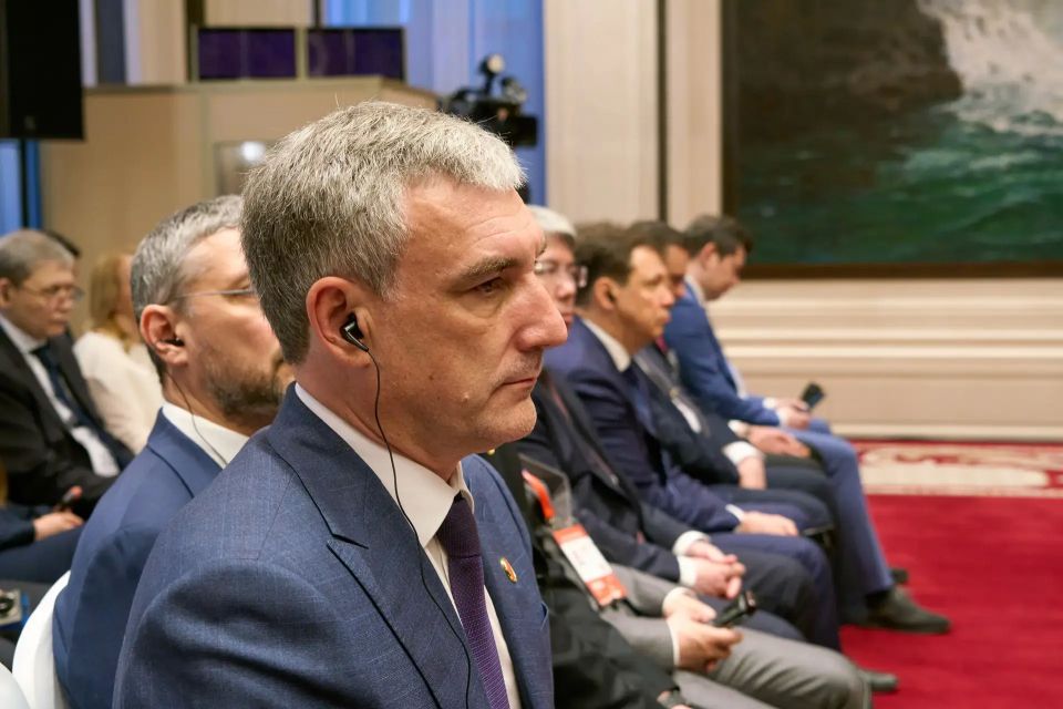 Юрий Трутнев поручил Деловому совету Дальнего Востока РФ и Северо-Востока КНР создать механизм обмена опытом в сфере технологий Юрий Трутнев поручил Деловому совету Дальнего Востока РФ и Северо-Востока КНР создать механизм обмена опытом в сфере технологий
