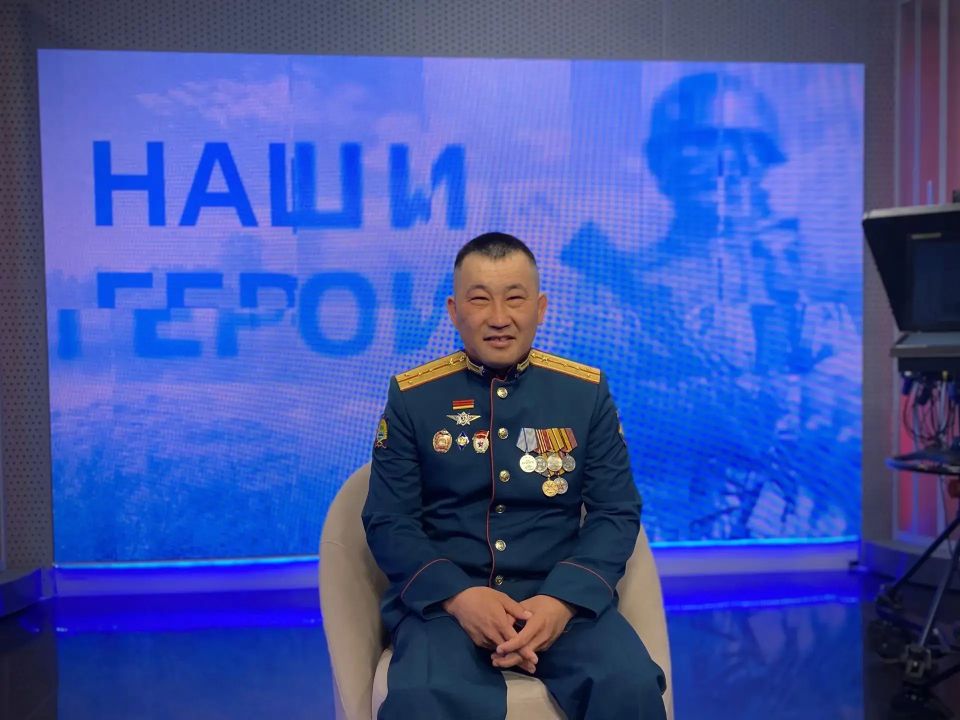 Первый офицер в семье: гость новой программы «Наши герои» Жаргал Дараев