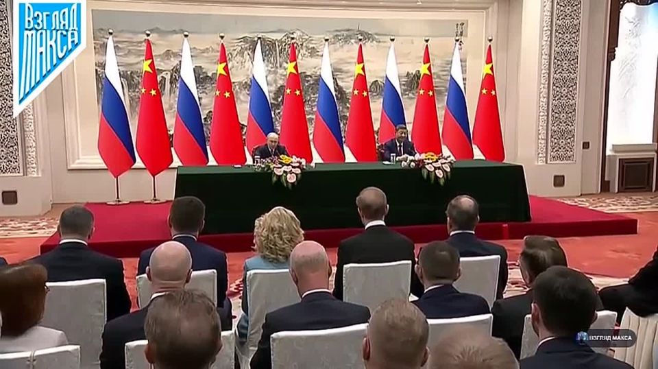 Президент России Владимир Путин и председатель КНР Си Цзиньпин выступили с заявлениями для прессы