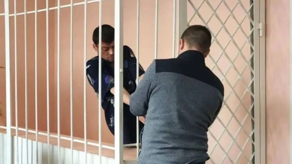 Амурчанин едва не убил женщину, выстрелив просто так в дверь Амурчанин едва не убил женщину, выстрелив просто так в дверь