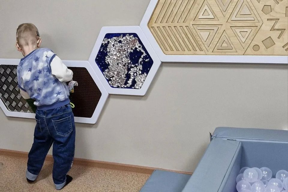В благовещенском Центре реабилитации «Надежда» открыли сенсорную комнату для детей с нарушением слуха В благовещенском Центре реабилитации «Надежда» открыли сенсорную комнату для детей с нарушением слуха