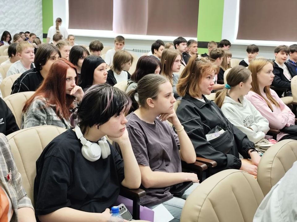 «Это построила я»: Светлана Яковлева открыла фестиваль профессий и рассказала о мечте стать строителем «Это построила я»: Светлана Яковлева открыла фестиваль профессий и рассказала о мечте стать строителем
