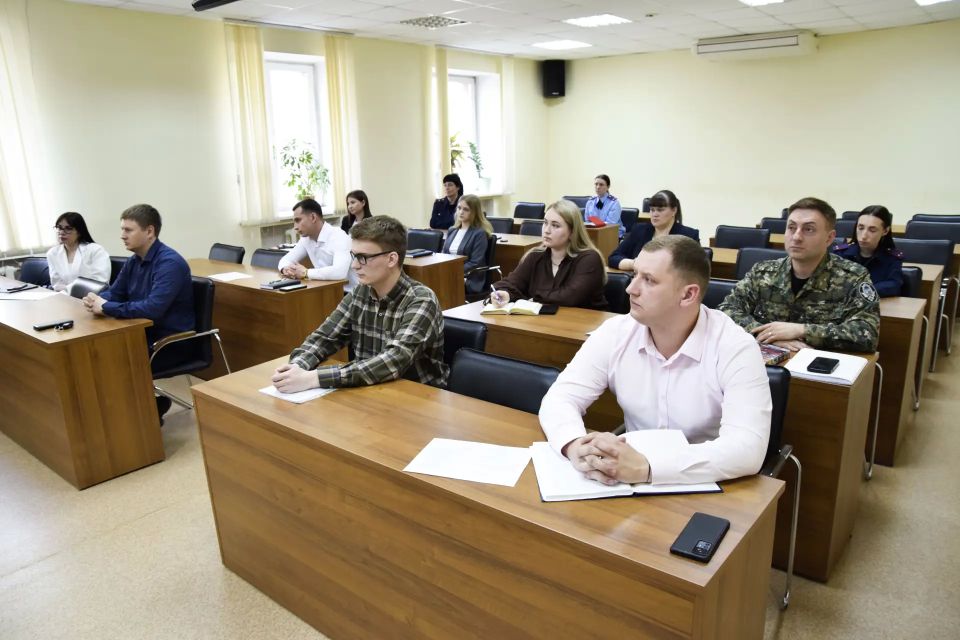 Пять назначенных следователей приняли Присягу сотрудника Следственного комитета Российской Федерации Пять назначенных следователей приняли Присягу сотрудника Следственного комитета Российской Федерации