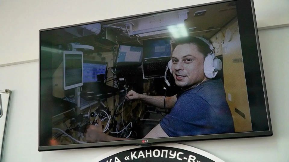 Лицеисты БГПУ пообщались с космонавтом МКС: как живут и чем питаются на орбите Лицеисты БГПУ пообщались с космонавтом МКС: как живут и чем питаются на орбите