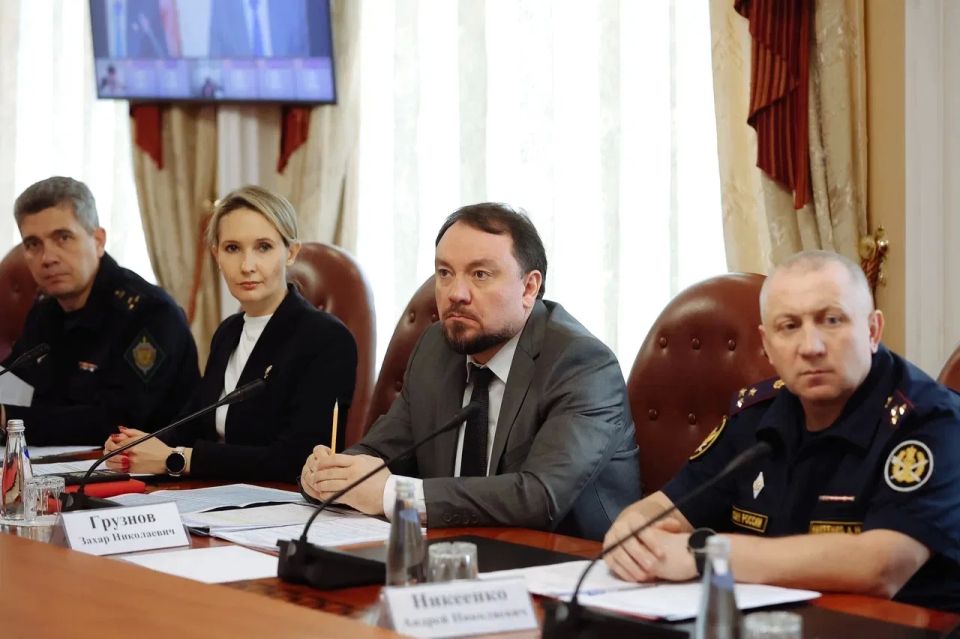 Василий Орлов: В рамках форума «АмурЭкспо» мы провели выездное совещание комитета Совета Федерации по экономической политике с председателем Андреем Викторовичем Кутеповым Василий Орлов: В рамках форума «АмурЭкспо» мы провели выездное совещание комитета Совета Федерации по экономической политике с председателем Андреем Викторовичем Кутеповым