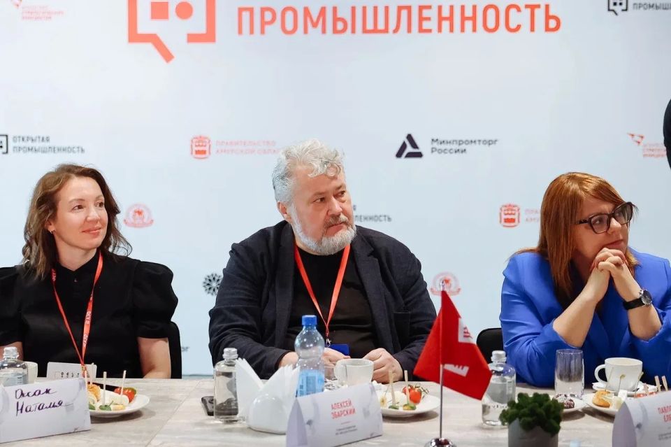 Василий Орлов: Встретился с представителями федеральных и региональных СМИ в Доме российско-китайской дружбы Василий Орлов: Встретился с представителями федеральных и региональных СМИ в Доме российско-китайской дружбы