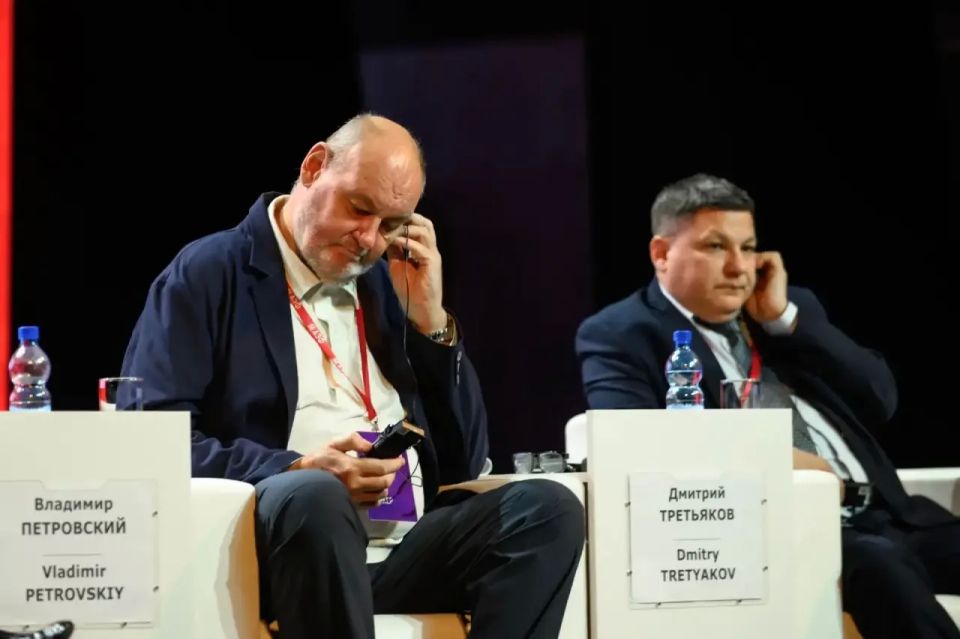 Совершенствование транспортной инфраструктуры на российско-китайской границе, повышение эффективности пассажирских и грузовых перевозок, раскрытие транзитного потенциала двух стран обсудили на тематической сессии «АмурЭкспо... Совершенствование транспортной инфраструктуры на российско-китайской границе, повышение эффективности пассажирских и грузовых перевозок, раскрытие транзитного потенциала двух стран обсудили на тематической сессии «АмурЭкспо...