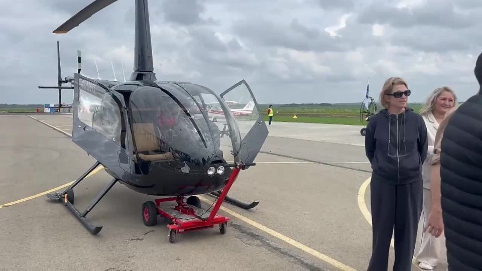 Гости уже собираются на авиакомлексе «Чирок»! В рамках АмурЭкспо для представителей органов власти и предпринимателей сегодня здесь проходит роуд-шоу «Авиация для вашего бизнеса и срочных задач»