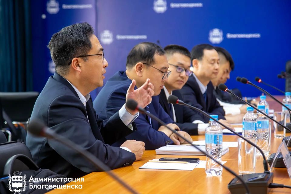 Сотрудничество Благовещенска с китайскими городами Суйхуа, Хэйхэ и районом Айхуэй обсудили в рамках «АмурЭкспо2026» Сотрудничество Благовещенска с китайскими городами Суйхуа, Хэйхэ и районом Айхуэй обсудили в рамках «АмурЭкспо2026»