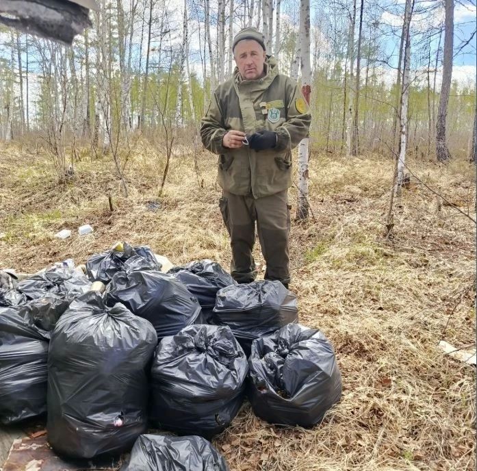 Куча бутылок и пакетов: амурчане за полгода замусорили уникальное озеро Огорон в Зейском округе Куча бутылок и пакетов: амурчане за полгода замусорили уникальное озеро Огорон в Зейском округе