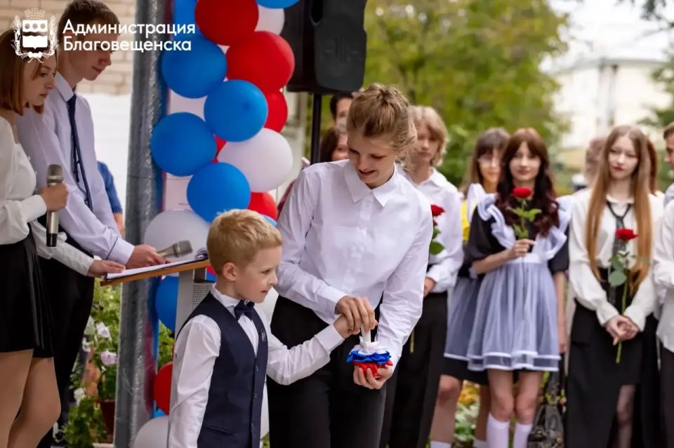Последний звонок, простые слезы: завтра для школьников города прозвучит последний звонок