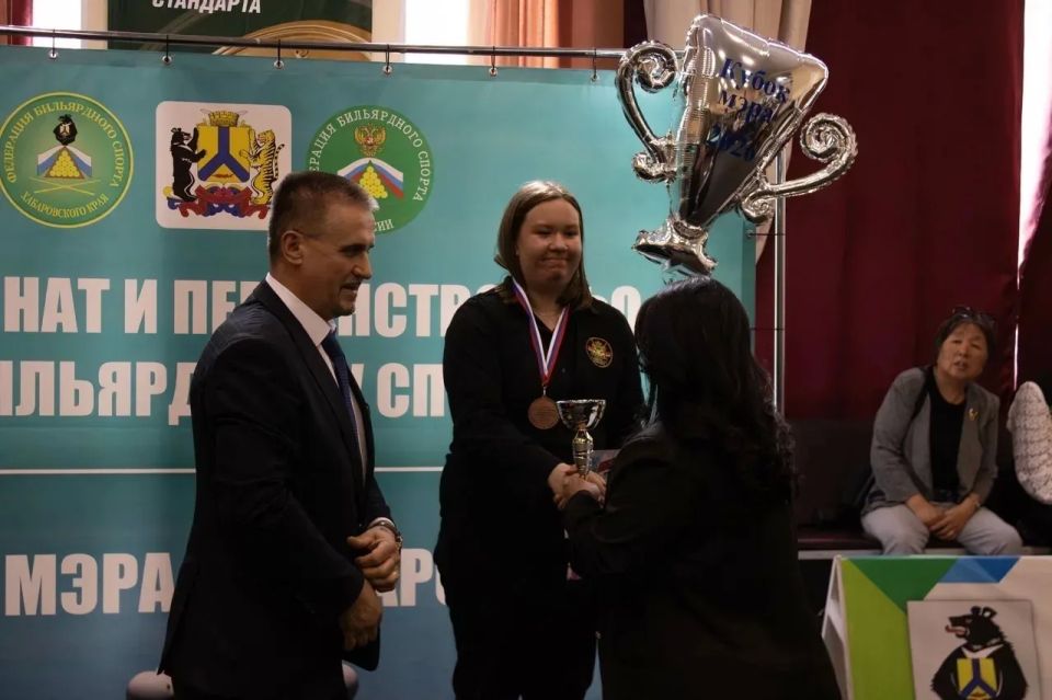 Амурские спортсмены - в призах чемпионата и первенства ДФО по бильярдному спорту!Статусный турнир зонального уровня прошёл в Хабаровске Амурские спортсмены - в призах чемпионата и первенства ДФО по бильярдному спорту!Статусный турнир зонального уровня прошёл в Хабаровске