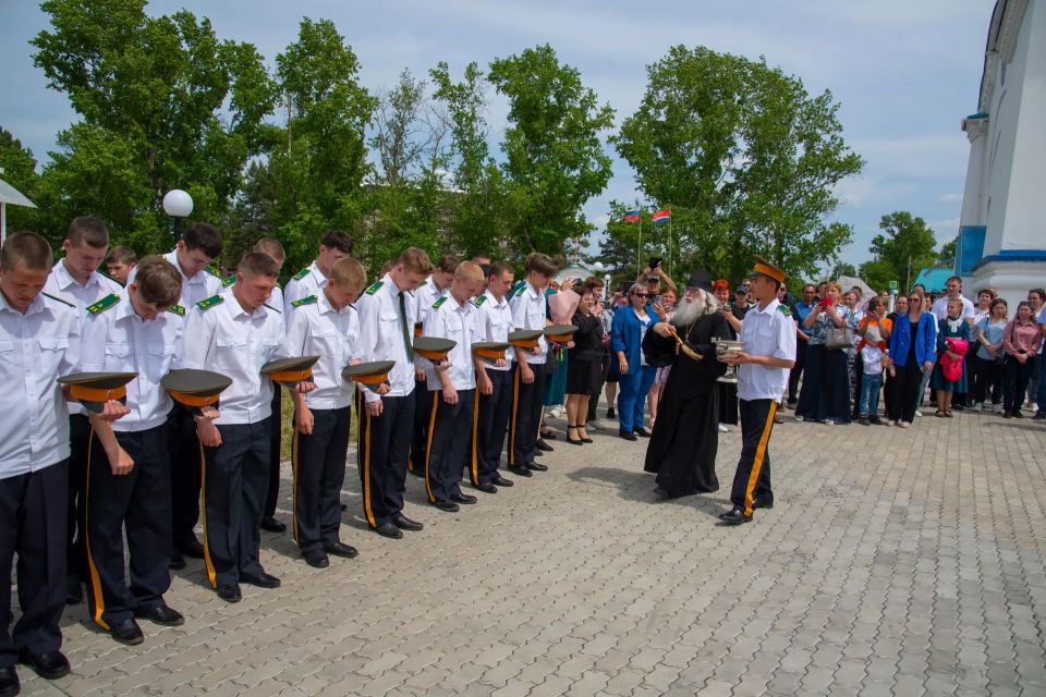 110 первокурсников приняли присягу в Амурском казачьем колледже 110 первокурсников приняли присягу в Амурском казачьем колледже