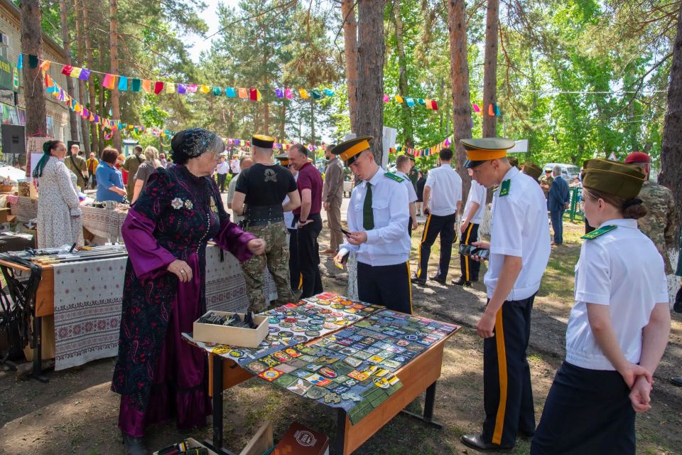110 первокурсников приняли присягу в Амурском казачьем колледже 110 первокурсников приняли присягу в Амурском казачьем колледже