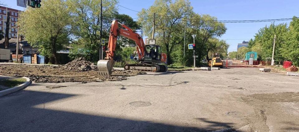 В Благовещенске ремонт на перекрестке Октябрьской и Островского идет по нацпроекту «Инфраструктура для жизни» В Благовещенске ремонт на перекрестке Октябрьской и Островского идет по нацпроекту «Инфраструктура для жизни»