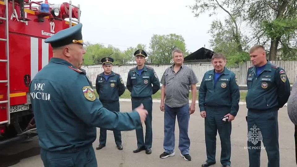 Аллея побед. На территории спортивного городка 12-ой пожарно-спасательной части г. Благовещенска появилась «Аллея ветеранов-спортсменов»