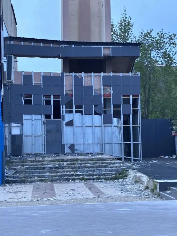 «Оры и крики» внутри заброшенного здания в центре Благовещенска слышат горожане «Оры и крики» внутри заброшенного здания в центре Благовещенска слышат горожане