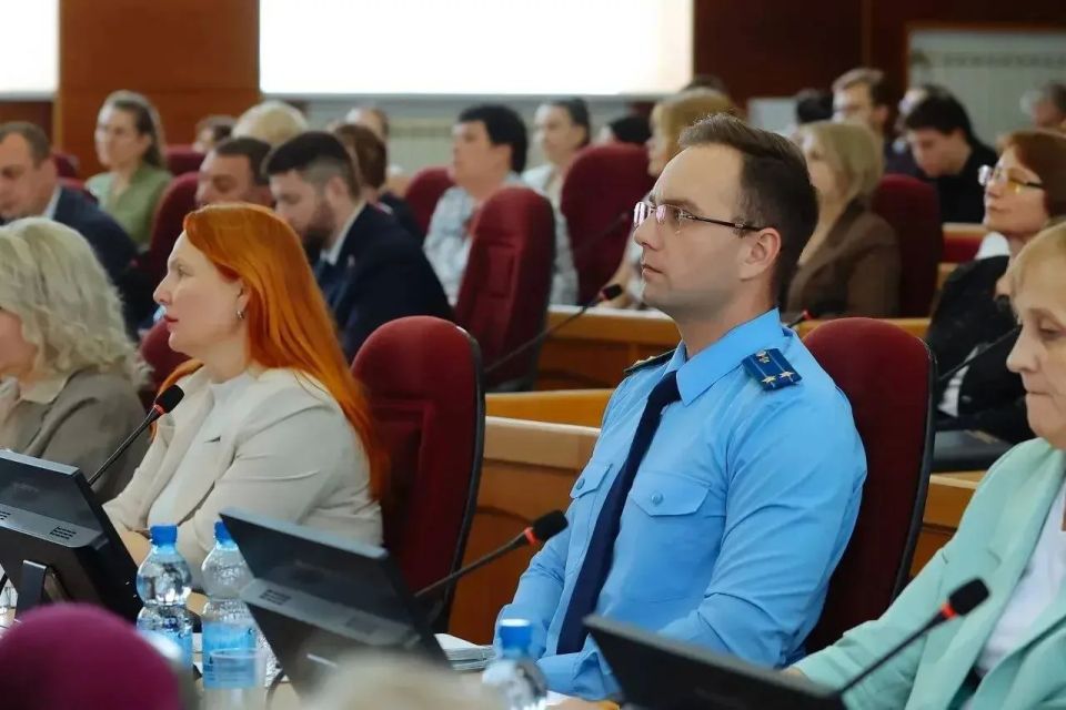 Прокуратура Амурской области приняла участие в российско-китайском экономическом форуме «АмурЭкспо» Прокуратура Амурской области приняла участие в российско-китайском экономическом форуме «АмурЭкспо»