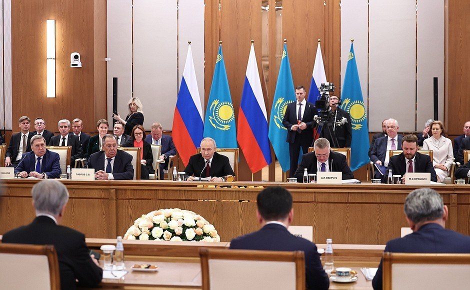 В Астане, во Дворце Независимости, состоялись переговоры Президента Российской Федерации В.В.Путина с Президентом Республики Казахстан К.-Ж.Т.Токаевым (28 мая 2026 года) В Астане, во Дворце Независимости, состоялись переговоры Президента Российской Федерации В.В.Путина с Президентом Республики Казахстан К.-Ж.Т.Токаевым (28 мая 2026 года)