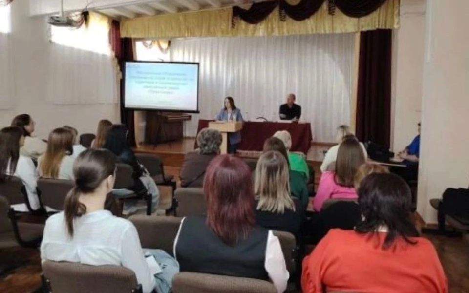 Амурские специалисты по сопровождению замещающих семей продолжают обмен опытом Амурские специалисты по сопровождению замещающих семей продолжают обмен опытом