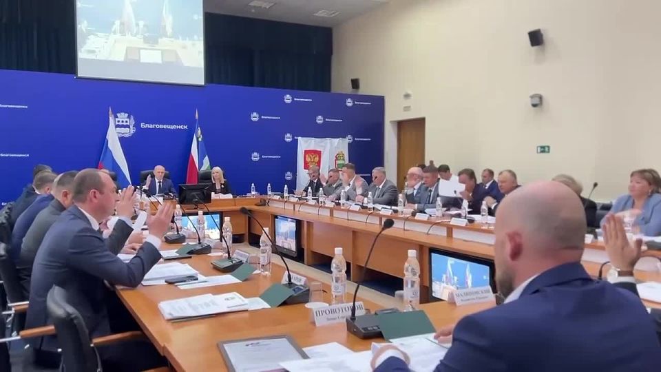 Память выдающихся ректора и художника увековечат в столице Приамурье