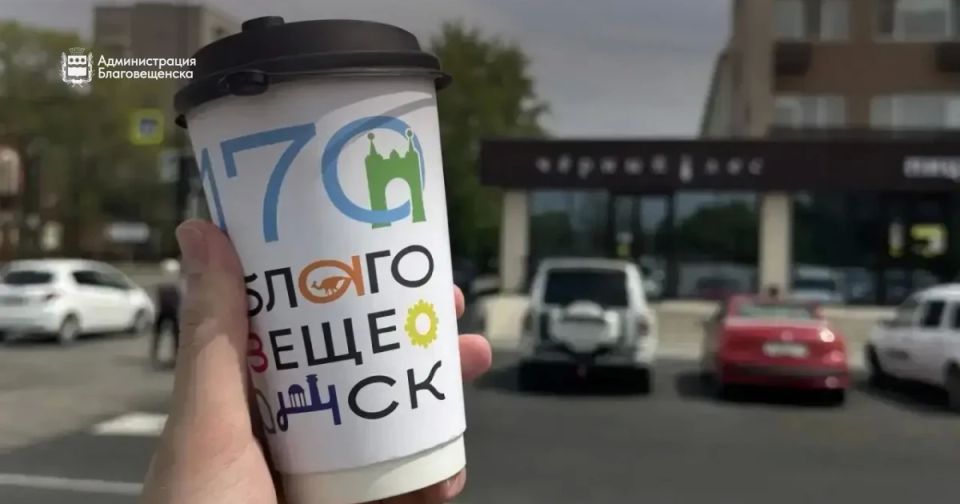 Сувениры, бутылки с водой и брендированные пакеты Сувениры, бутылки с водой и брендированные пакеты