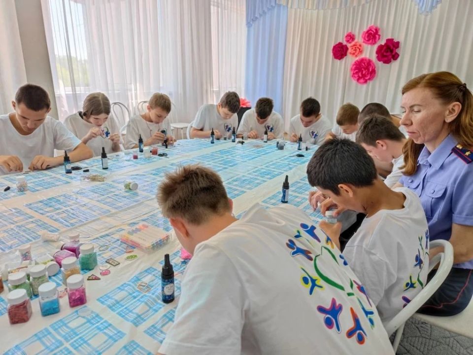 Доброе сердце и тёплые слова: сотрудники следственного управления СК России по Амурской области встретились с воспитанниками центра для несовершеннолетних «Лидер» Доброе сердце и тёплые слова: сотрудники следственного управления СК России по Амурской области встретились с воспитанниками центра для несовершеннолетних «Лидер»