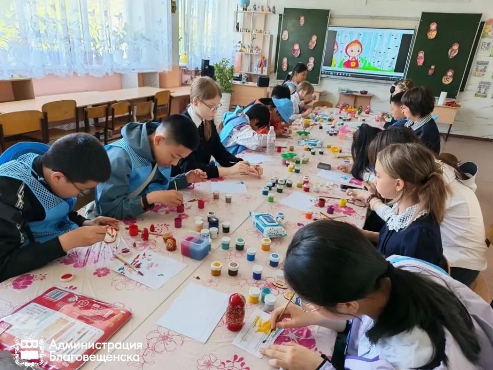В международных обменах школьников «Мост дружбы» поучаствовало более 300 детей из Благовещенска и Хэйхэ В международных обменах школьников «Мост дружбы» поучаствовало более 300 детей из Благовещенска и Хэйхэ