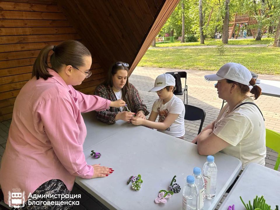 Для детей с особенностями здоровья организовали развлекательную программу в Первомайском парке Для детей с особенностями здоровья организовали развлекательную программу в Первомайском парке