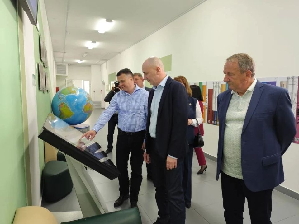 Глава Рособрнадзора прибыл в Приамурье накануне старта ЕГЭ Глава Рособрнадзора прибыл в Приамурье накануне старта ЕГЭ