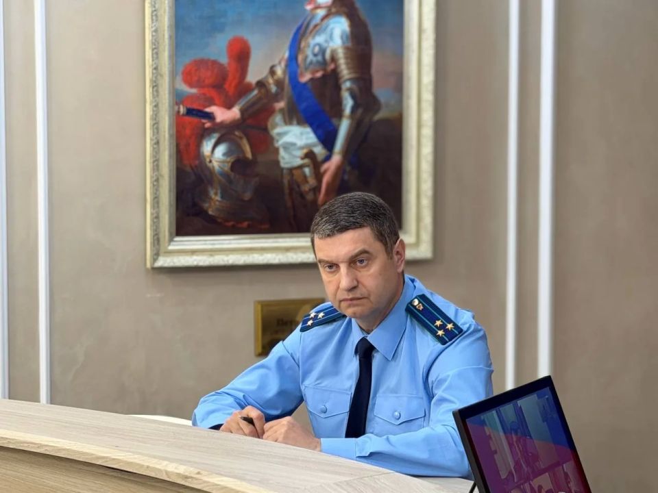 «Нарушения миграционного законодательства должны восприниматься прокурорами особенно остро и непримиримо»: в прокуратуре Амурской области состоялось заседание коллегии по вопросу исполнения законодательства в сфере миграции «Нарушения миграционного законодательства должны восприниматься прокурорами особенно остро и непримиримо»: в прокуратуре Амурской области состоялось заседание коллегии по вопросу исполнения законодательства в сфере миграции