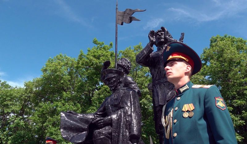 Начальник УМВД России по Амурской области принял участие в мероприятиях, посвященных дню основания Благовещенска Начальник УМВД России по Амурской области принял участие в мероприятиях, посвященных дню основания Благовещенска