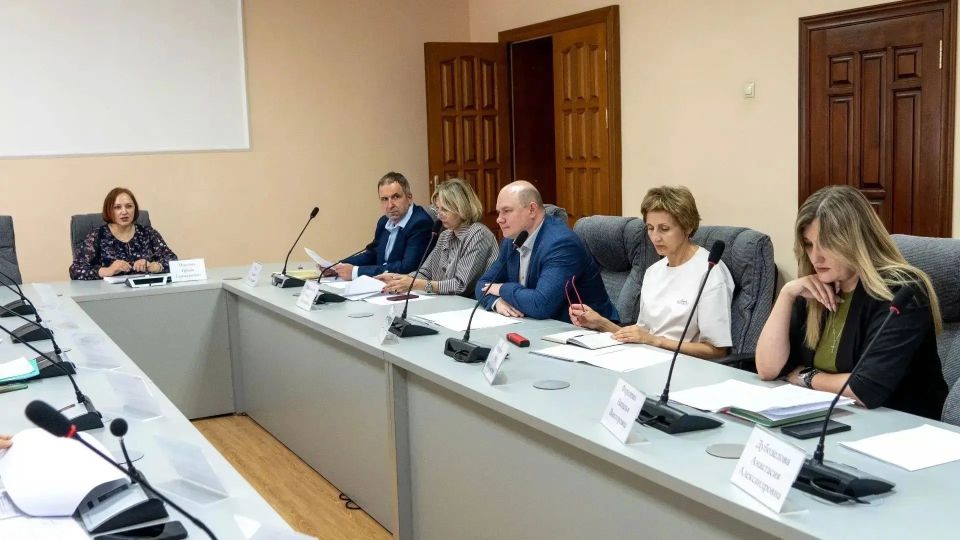 Опека, суды и приставы объединяются ради детей