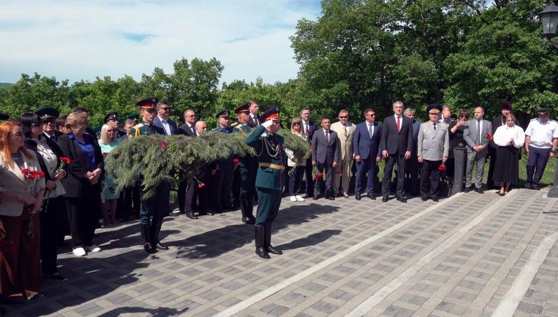 Начальник УМВД России по Амурской области принял участие в мероприятиях, посвященных дню основания Благовещенска Начальник УМВД России по Амурской области принял участие в мероприятиях, посвященных дню основания Благовещенска