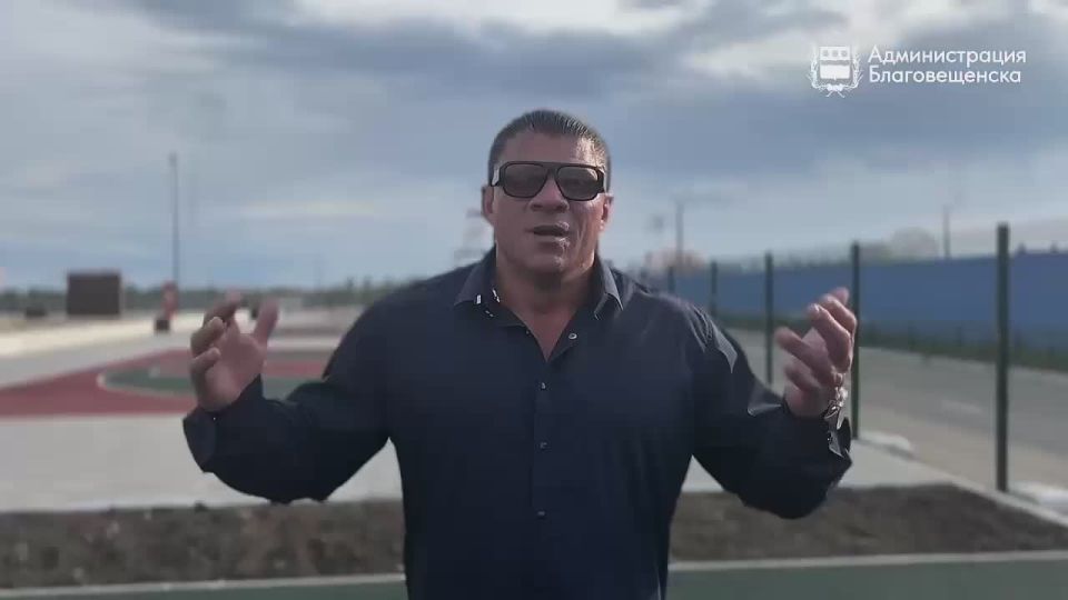 Готовьтесь бросать мячи в кольцо и соревноваться в волейболе!