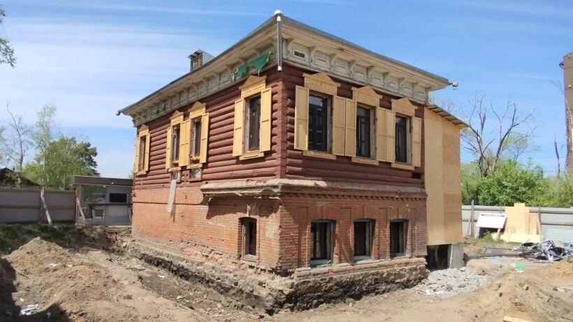 В Благовещенске реставрируют исторический дом в стиле эклектики