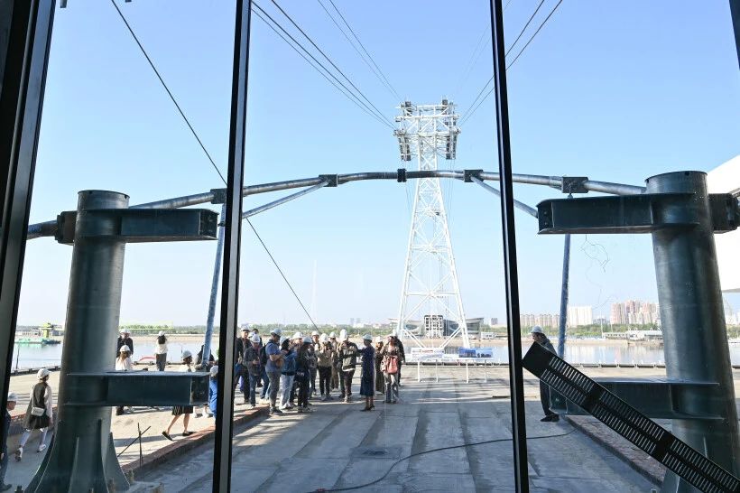 Айсберг стремится к бабочке: как выглядит терминал канатной дороги между Благовещенском и Хэйхэ Айсберг стремится к бабочке: как выглядит терминал канатной дороги между Благовещенском и Хэйхэ