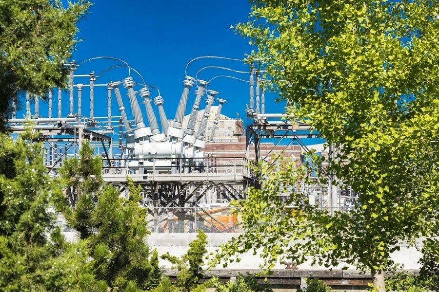 Жители областного центра, особенно микрорайона, стали замечать участившиеся случаи отключения электроснабжения