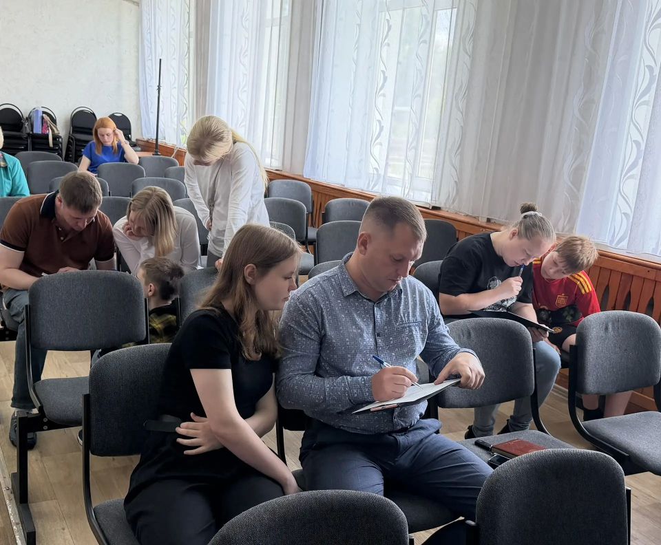 В Белогорске выбрали самую финансово грамотную семью: стартовал муниципальный этап Всероссийского фестиваля сбережений и инвестиций В Белогорске выбрали самую финансово грамотную семью: стартовал муниципальный этап Всероссийского фестиваля сбережений и инвестиций