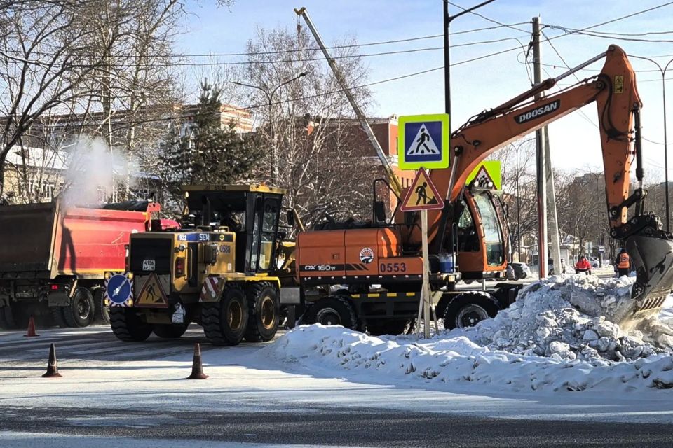 Минус машина В Благовещенске водители, которые создают помехи в работе уборочной техники, лишатся авто и поплатятся штрафом